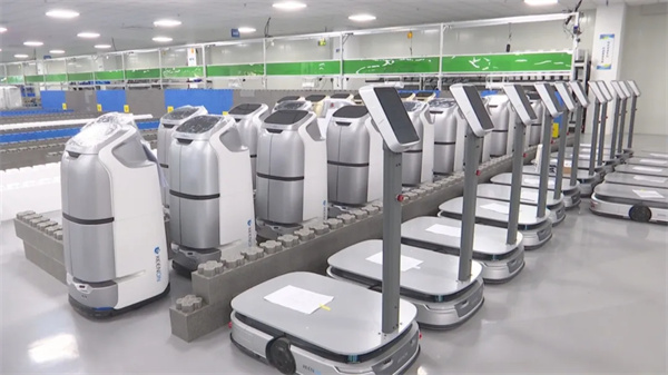 引领智能机器人产业创新发展 泰州擎朗荣获科技创新先进单位