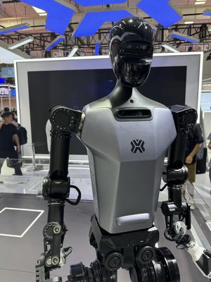 进厂“打工”、人机共融 解码人形机器人发展新趋势